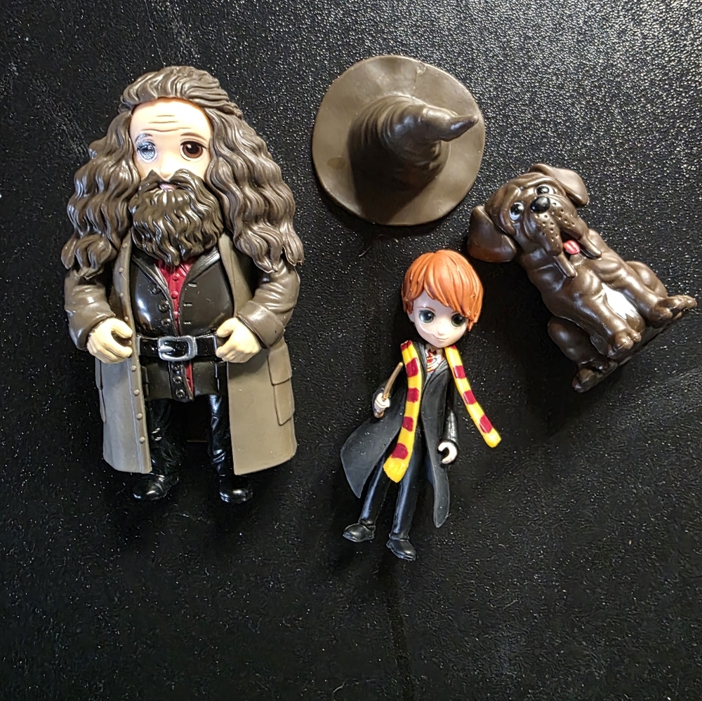 Wizard Figurine Set with Accessories